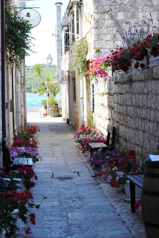 Apartman Uz More Vis Exterior foto
